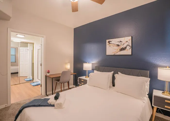 Apartment Luxurious 3bd - Gym, W-d, Parking - Sleeps 8