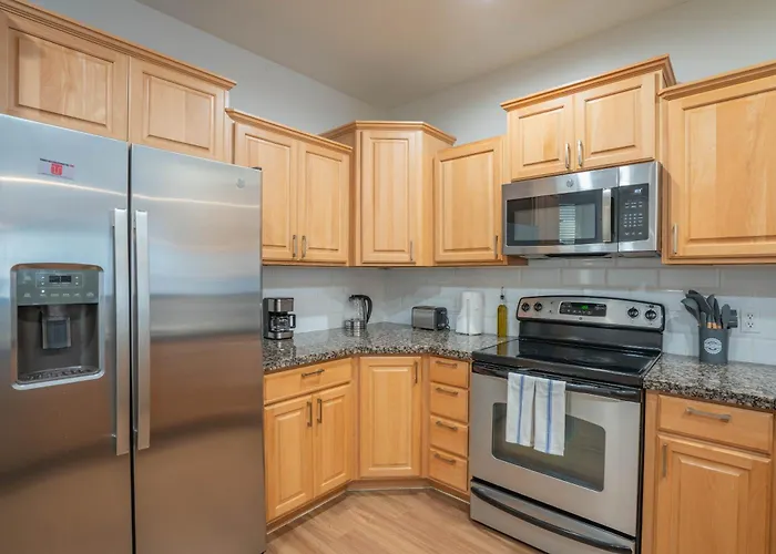 Apartment Luxurious 3bd - Gym, W-d, Parking - Sleeps 8